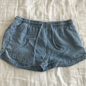American Eagle baggy shorts